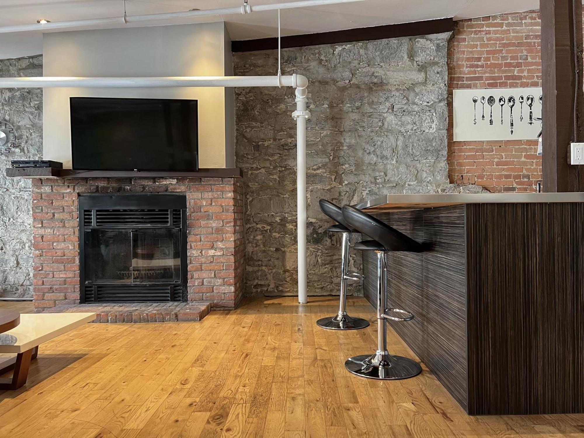 Lofts Du Vieux-Port By Gray Collection, Montreal